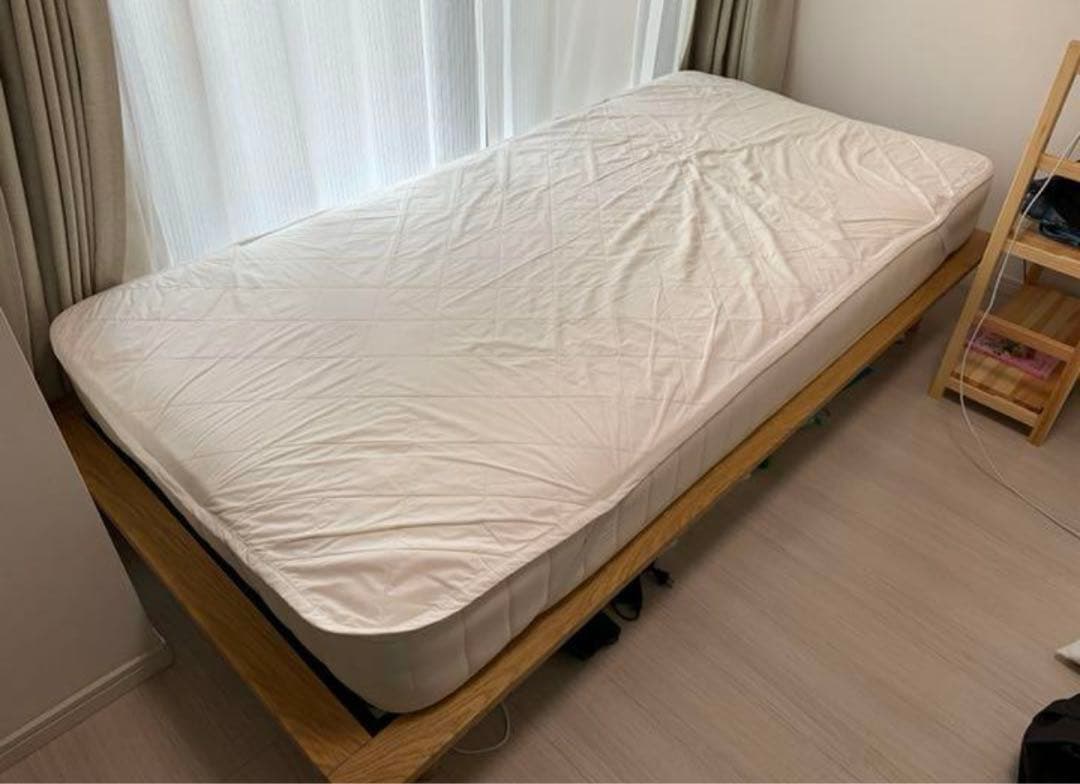 無印良品　ベッドフレームシングル　オーク材　脚付き