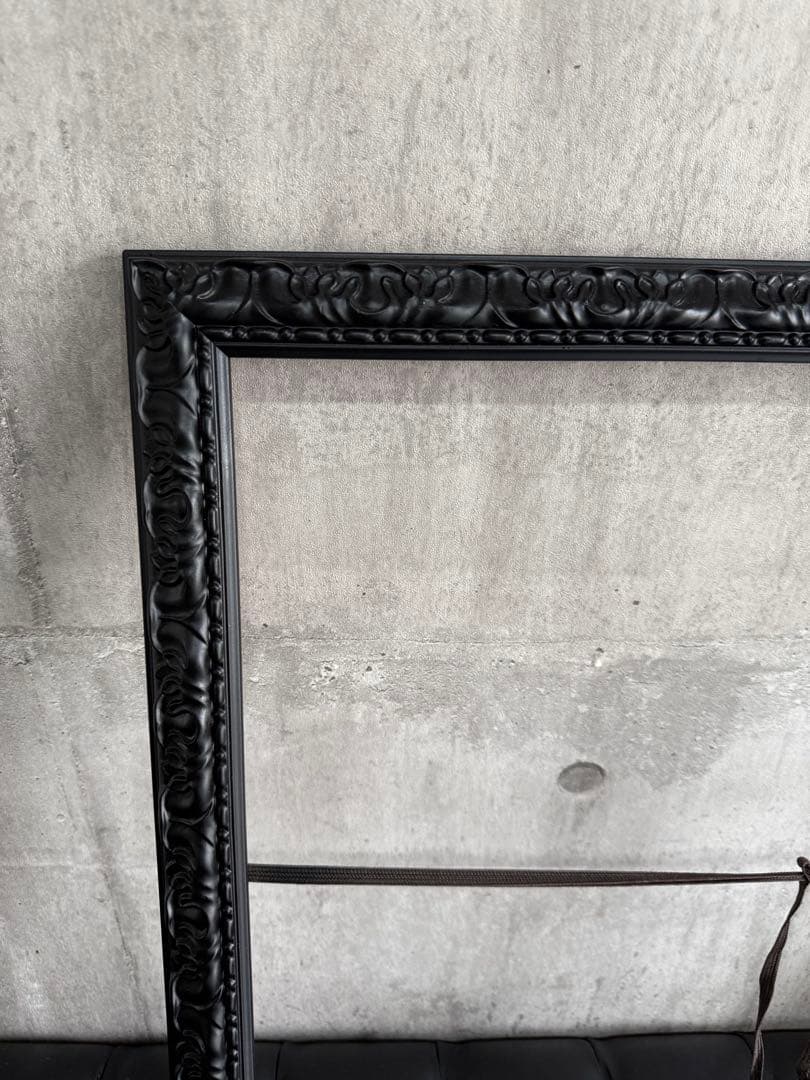 絵　ポスターアンティーク大きい額縁Ａ１ 黒い装飾的な写真額縁