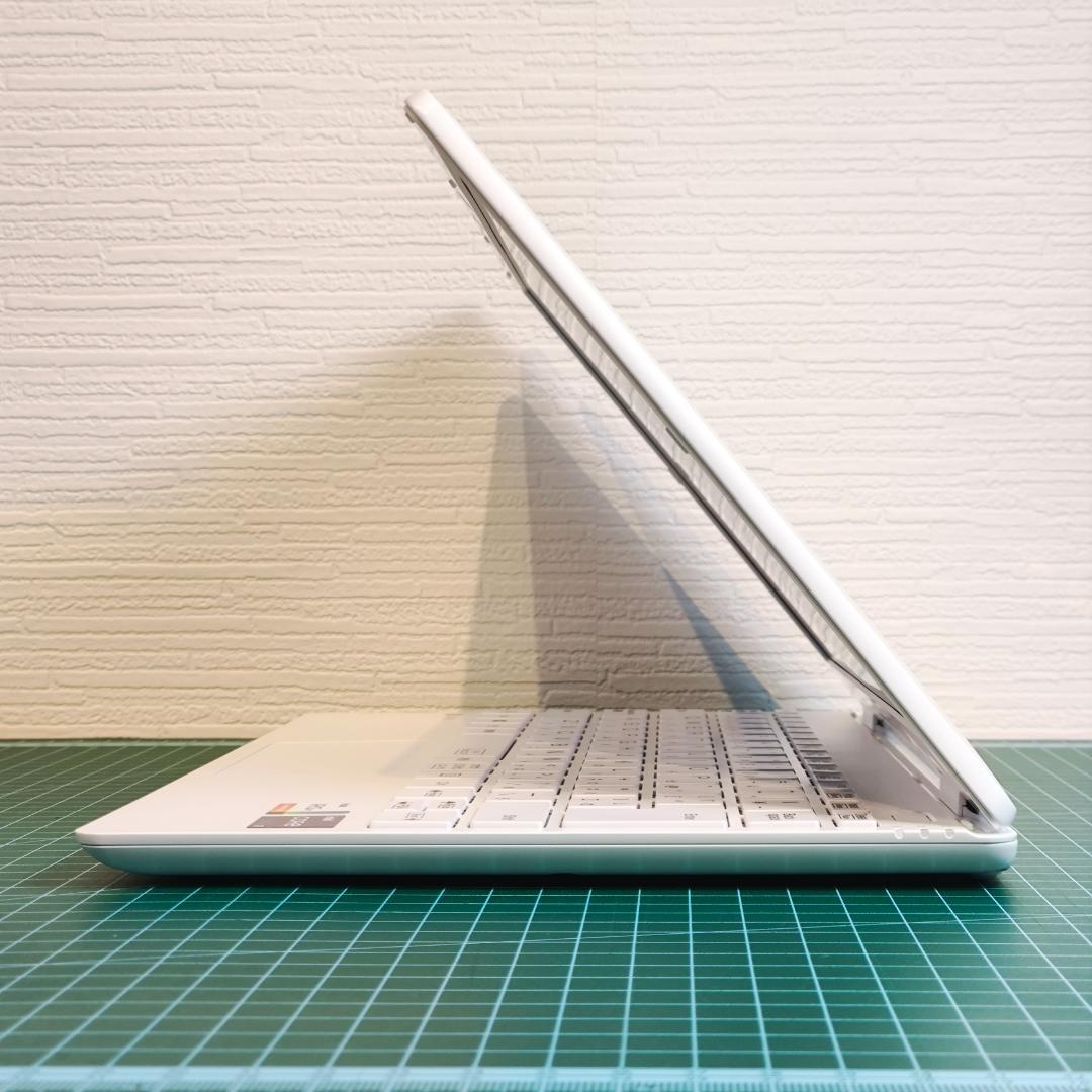 【美品】 NEC LAVIE i7 11世代 軽量 モバイル ノートパソコン