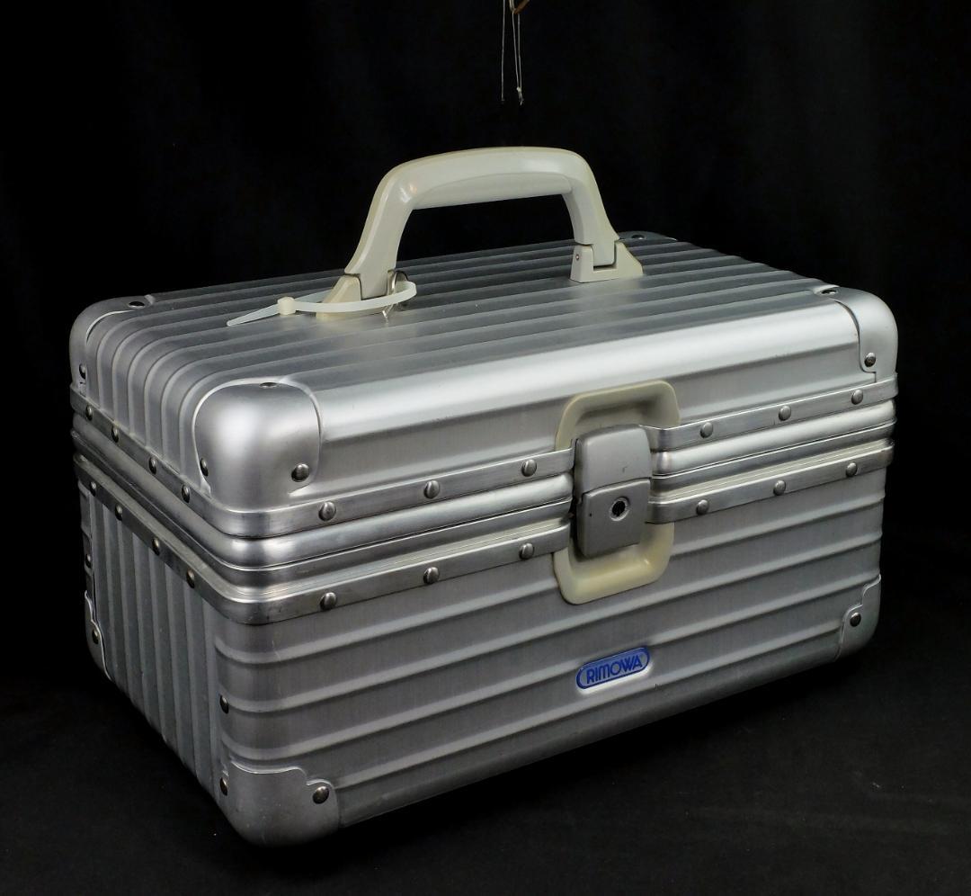 リモワ　946.38 『OPAL/オパール』アルミビューティケース 17L 鍵付