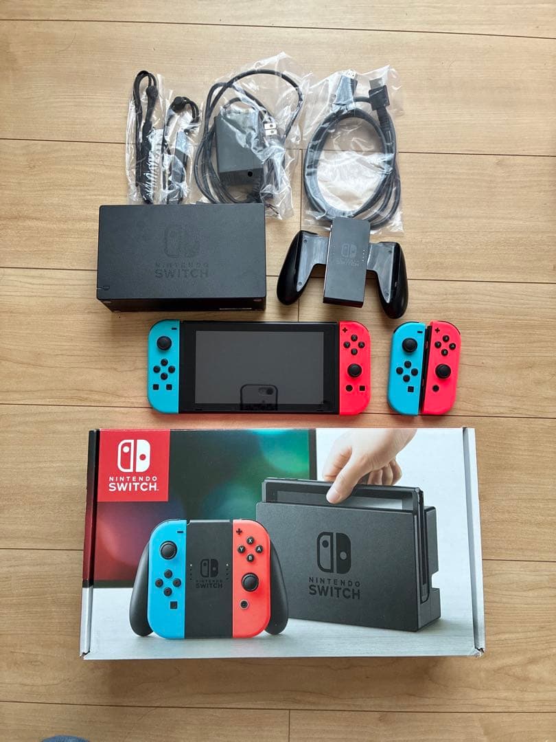 Nintendo Switch ニンテンドースイッチ 本体 ブルー/レッド