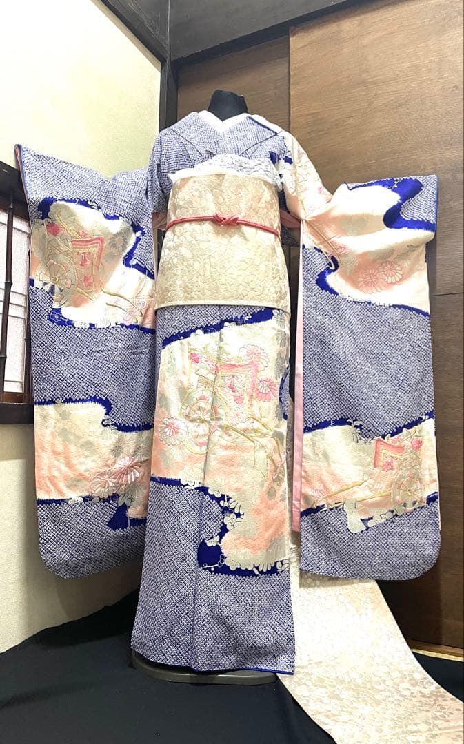 振袖 フルセット6点特価サイズM総絞り御所車銀駒刺繍　正絹　売り切り終了