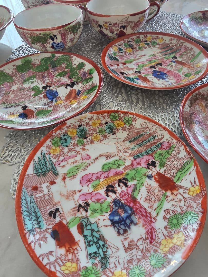 シノワズリ陶器カップと皿セット