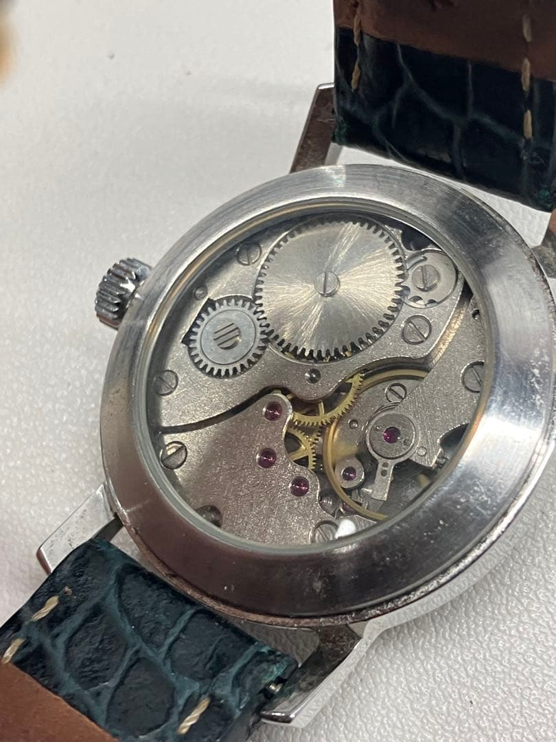 Pobeda スプートニク ビンテージ 手巻き 白 金色文字盤 ホワイト 稼働中