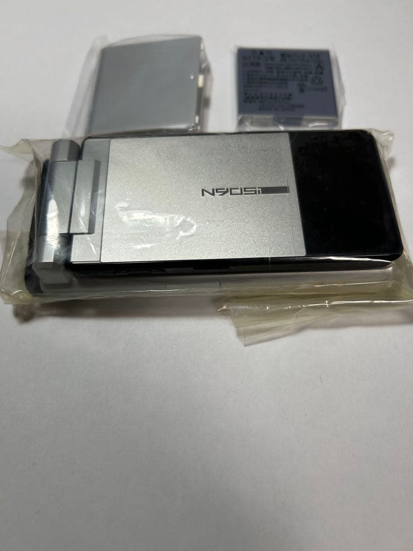 NTTドコモ N-905i シルバー