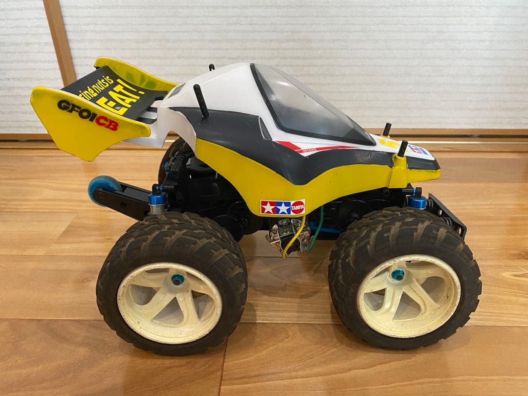 タミヤ GF01 シャーシ コミカルアバンテ　オリジナル塗装　オプション多数