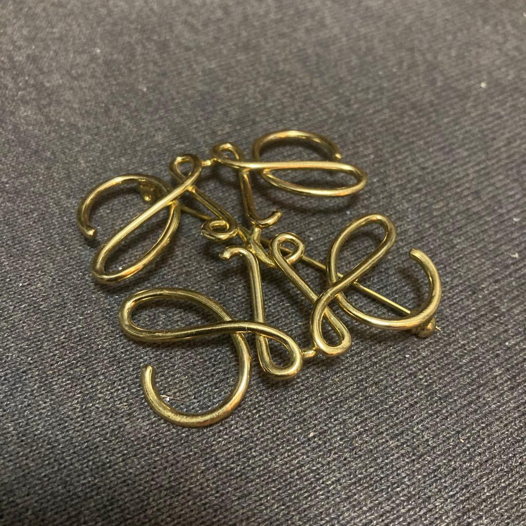 ロエベ　ブローチ　ゴールド