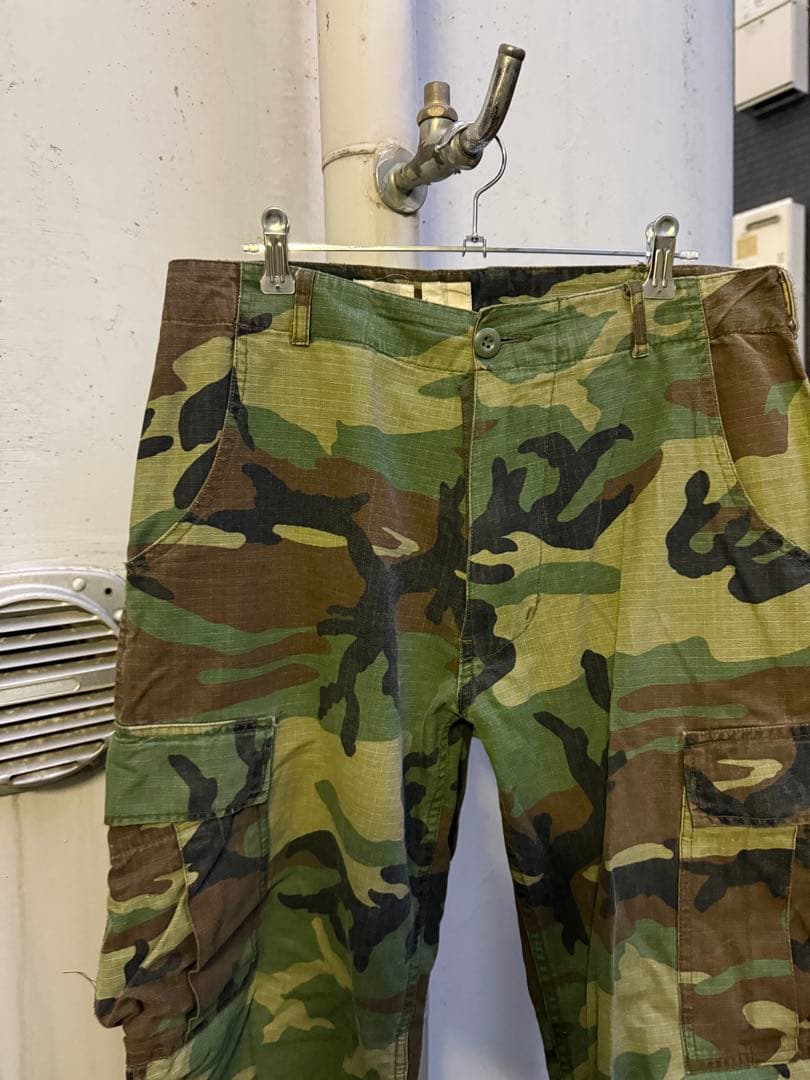 カモフラージュ　デニム　バギーパンツ