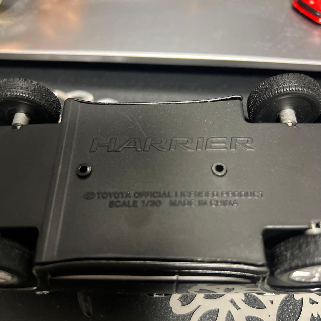 トヨタ　ハリアー　Harrier 30分の1スケール　送料込み