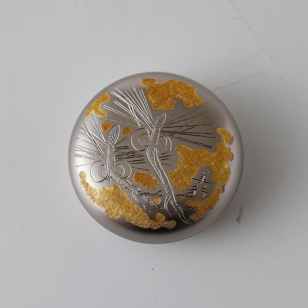 T金工家 帖佐美行 晴若花想 彫金香合 蓋物 共箱 彫刻巨匠 ボンボニエール