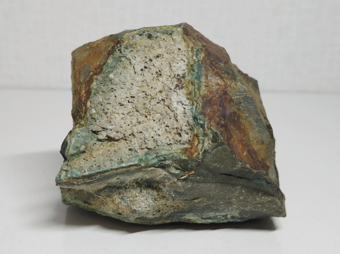 出雲石 869g 碧玉 瑪瑙 原石 鑑賞石 自然石 誕生石 鉱物 鉱石 水石