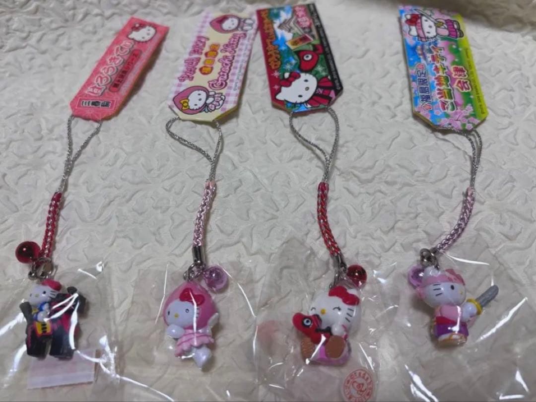 s*e様 ご当地ハローキティ 根付け　ストラップ チャーム　30個セット