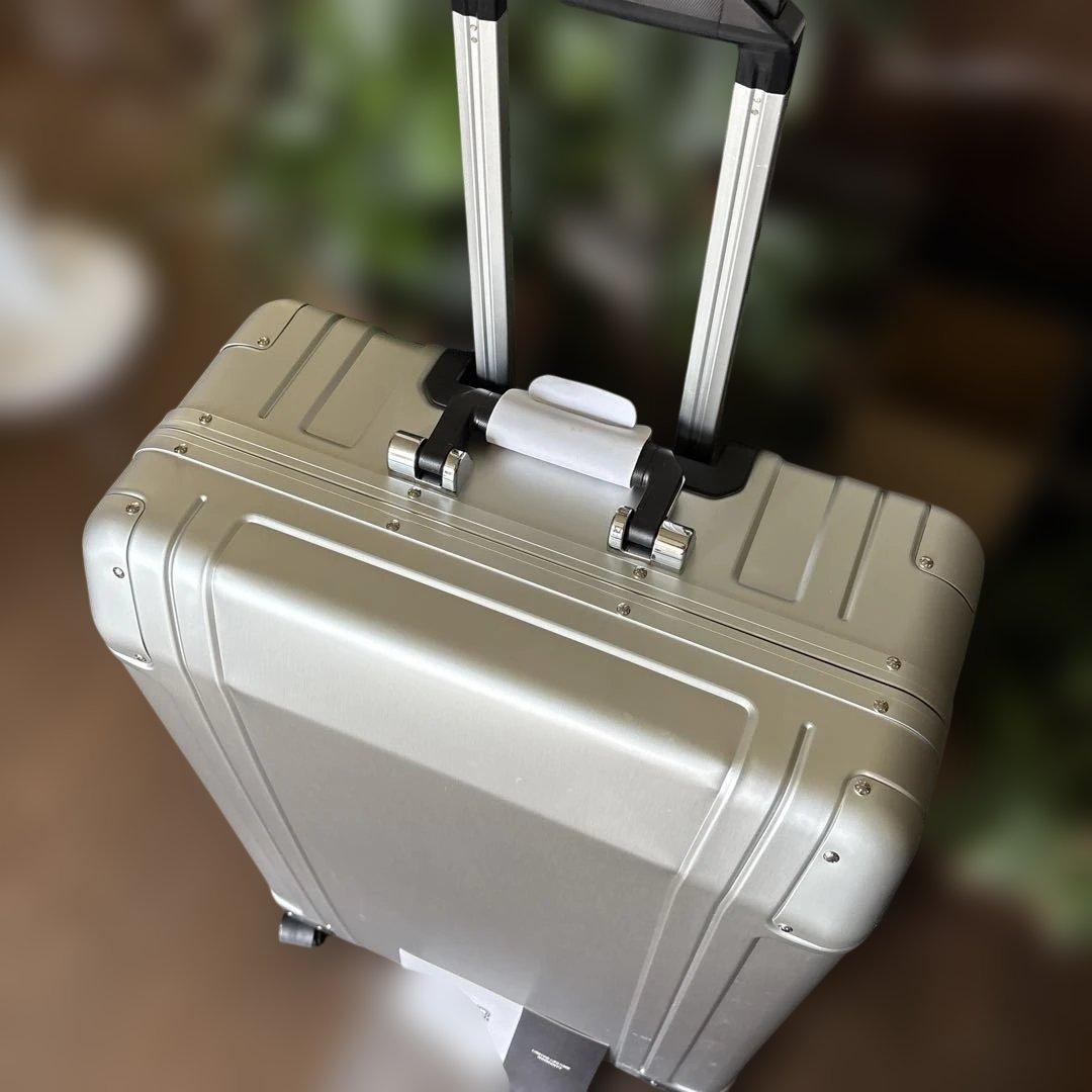 専用品【新品未使用】無骨なゼロハリバートンアルミ製スーツケースZRG28-SI