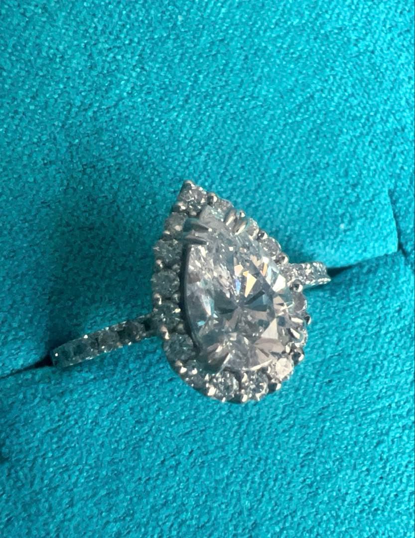 ピーターうさぎ様《Dカラー1.1ct UP》ペアシェイプダイヤリング