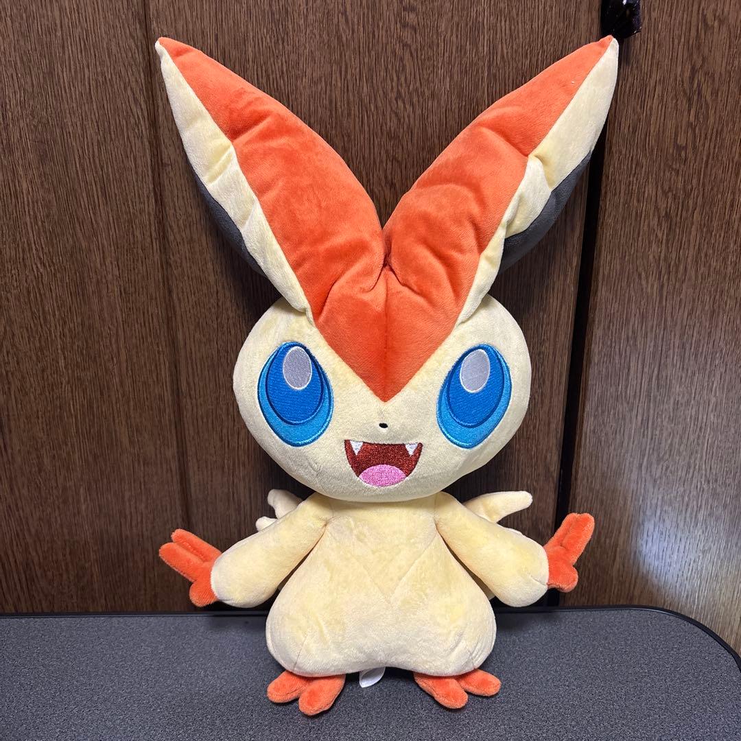 【廃盤】 ポケモンセンター ビクティニ 等身大ぬいぐるみ