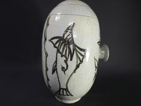 魚の絵柄】李朝 鉄絵 魚文 偏壺 染付 逸品 俵壺