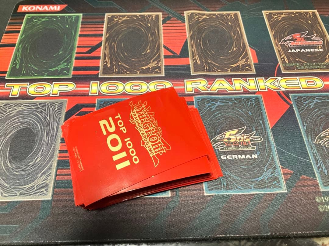 遊戯王　top1000 スリーブ70枚&プレイマット赤
