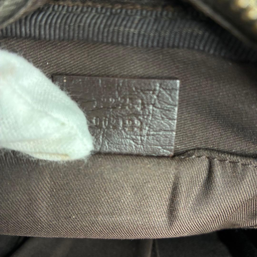 極美品　130 GUCCI グッチ　ショルダーバッグ　レザー　GG柄　rb8