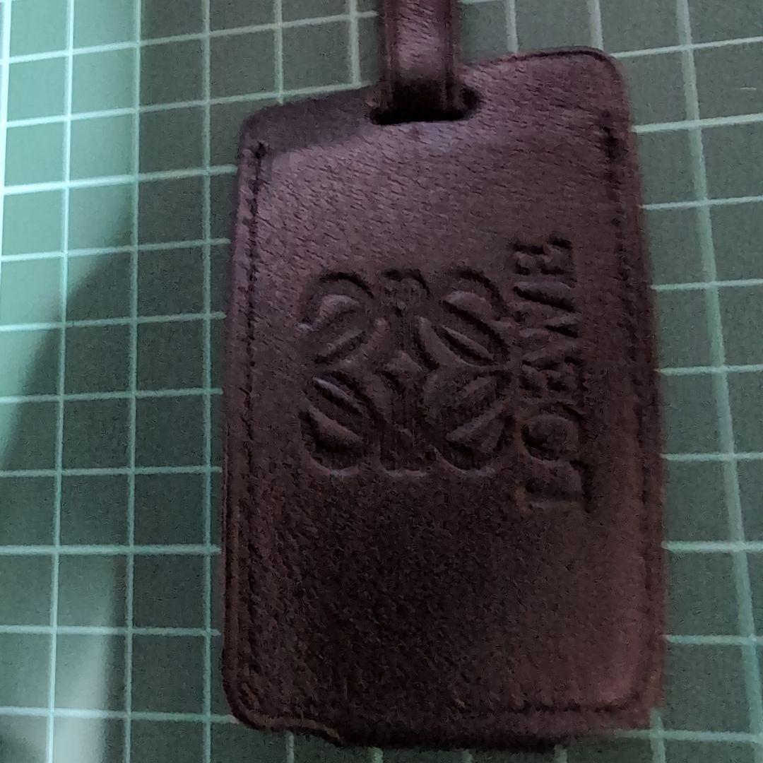 美品LOEWE ゴールド カデナ ネームタグ、クロシェット