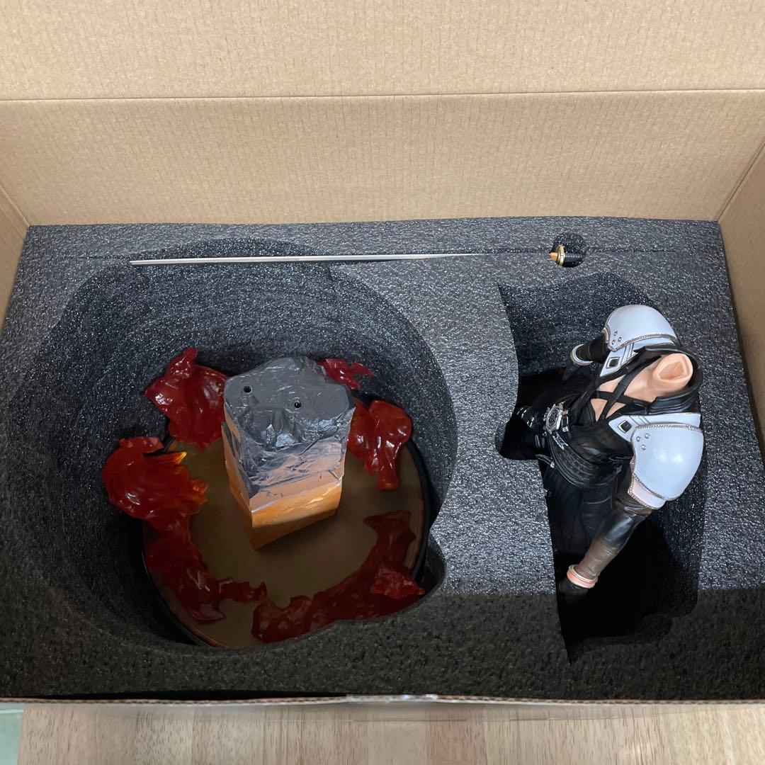 ファイナルファンタジー7 リバース　コレクターズエディション　フィギュアのみ