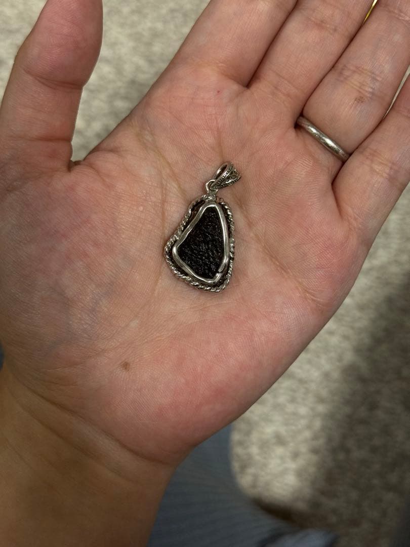 モルダバイト ワイヤーラップペンダント