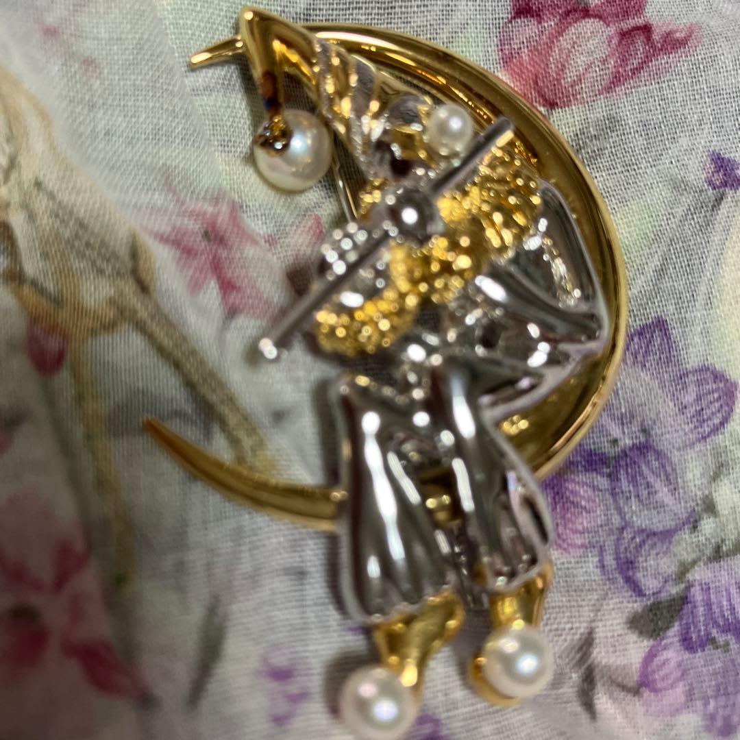 MIKIMOTOピエロムーンブローチパール