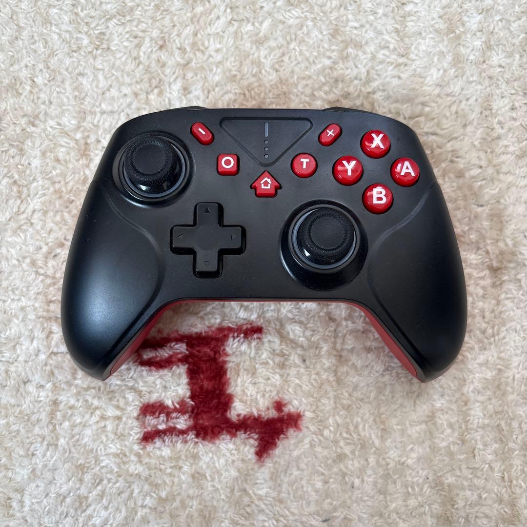 Nintendo Switch 本体とコントローラー