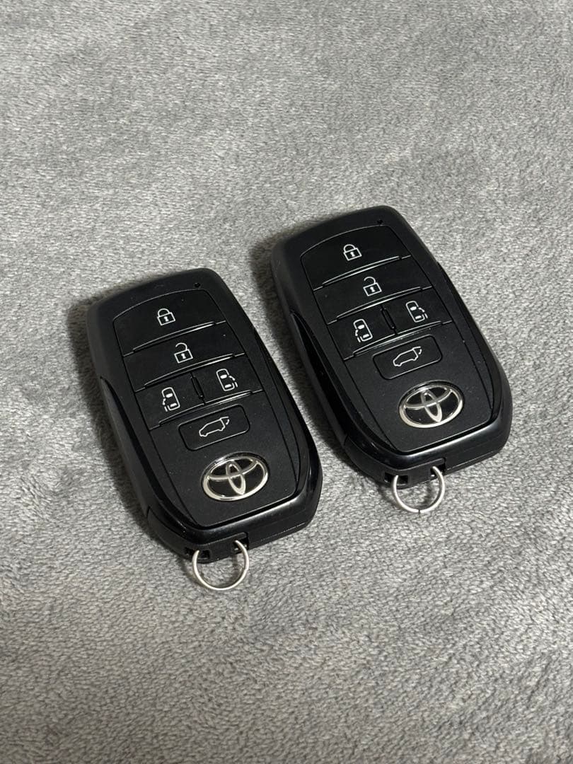 トヨタ純正スマートキー　ヴォクシー
