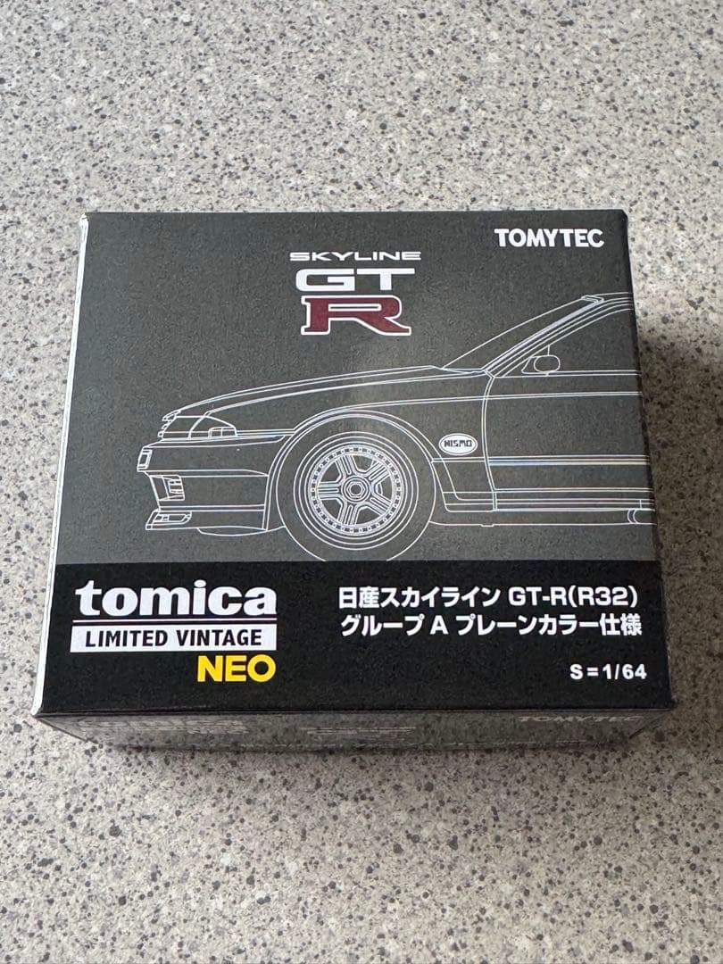 トミカリミテッドヴィンテージNEO 日産スカイライン　GT-R R32