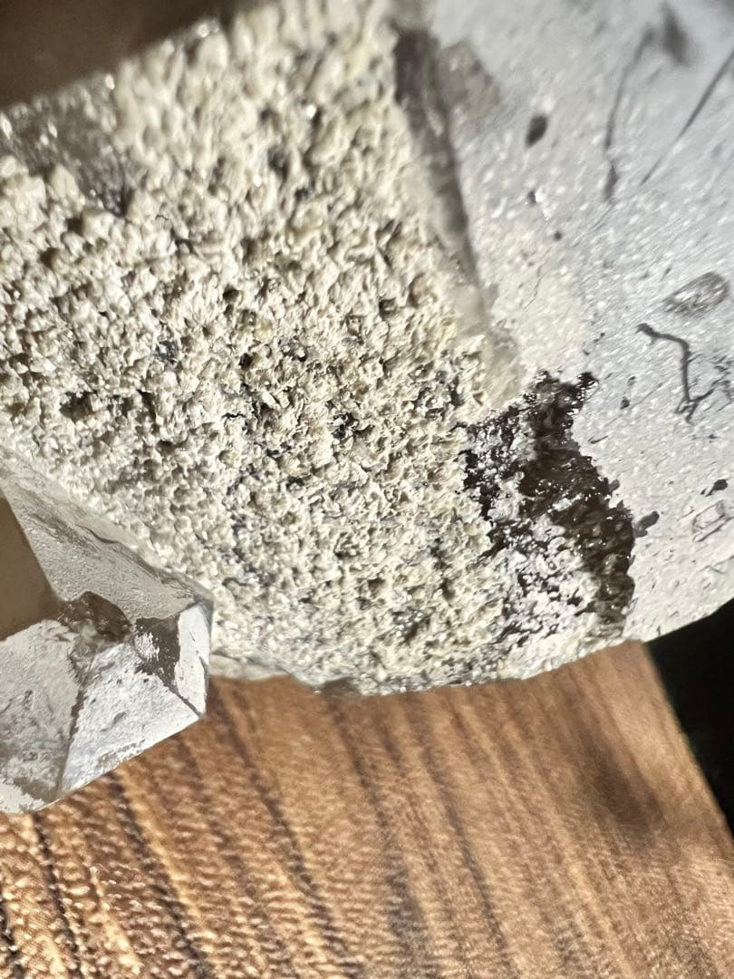 龍脈の精髄 ヘマタイト煙水晶 大地と響く浄化と守護 売上一部保護猫活動に使用