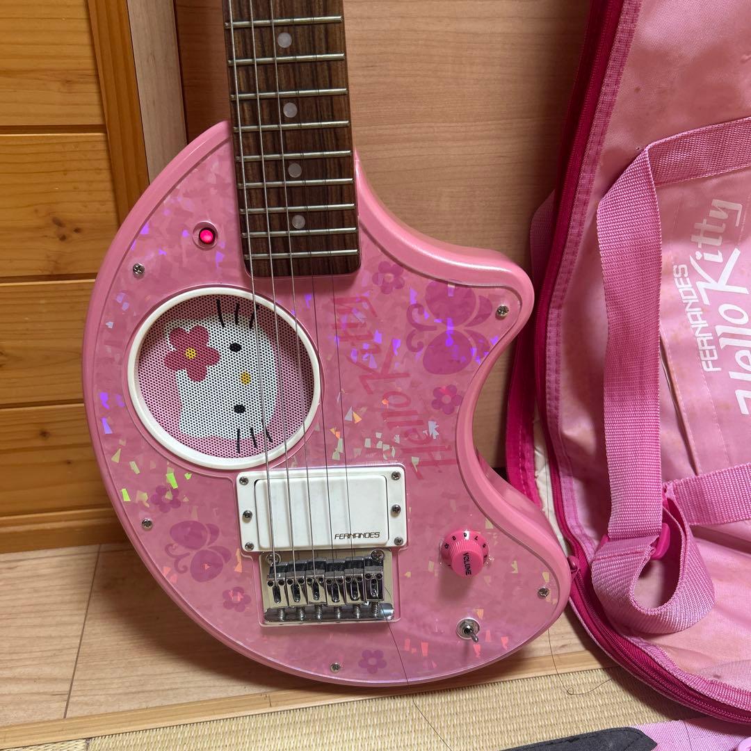 ハローキティ フェルナンデスFERNANDES アンプ内蔵 ZO-3 kitty
