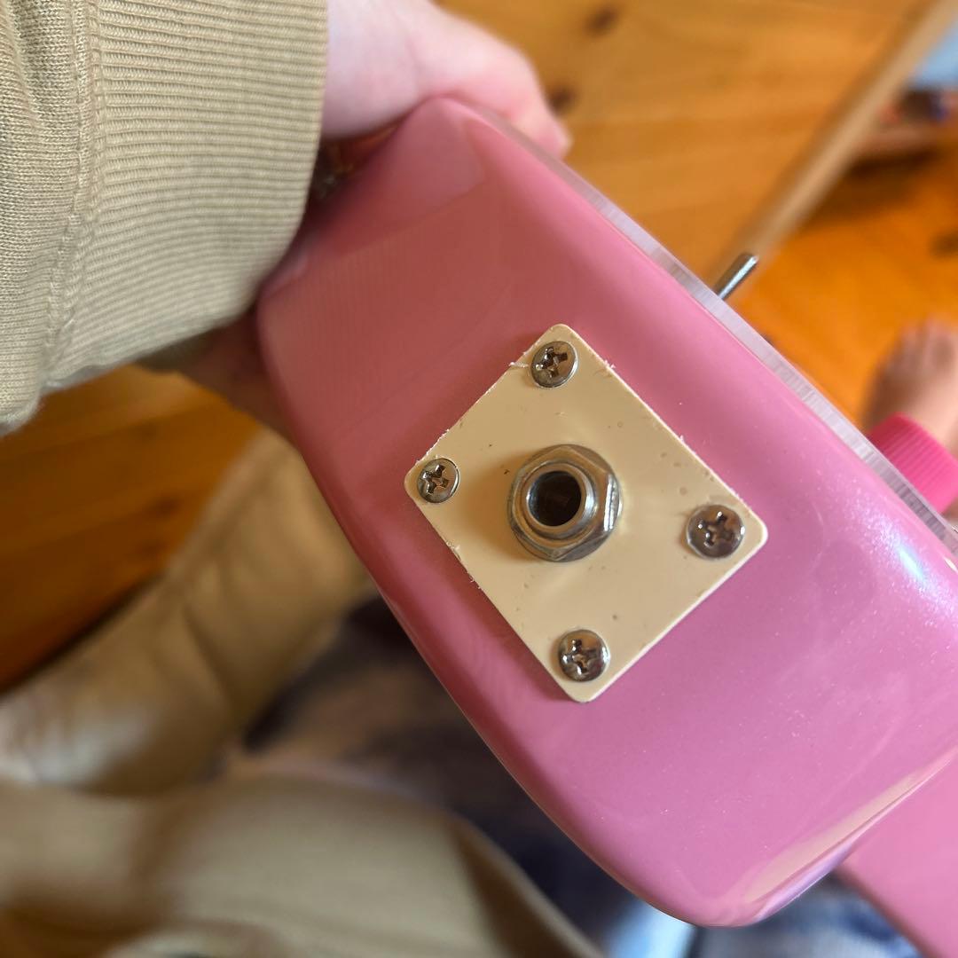 ハローキティ フェルナンデスFERNANDES アンプ内蔵 ZO-3 kitty