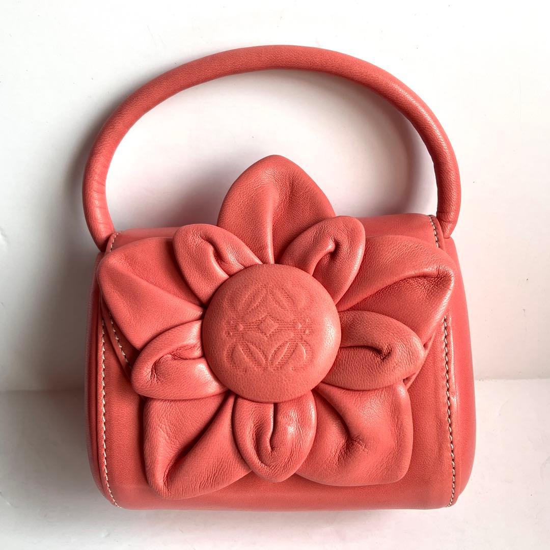 LOEWE 花モチーフ ピンクレザー ミニハンドバッグ