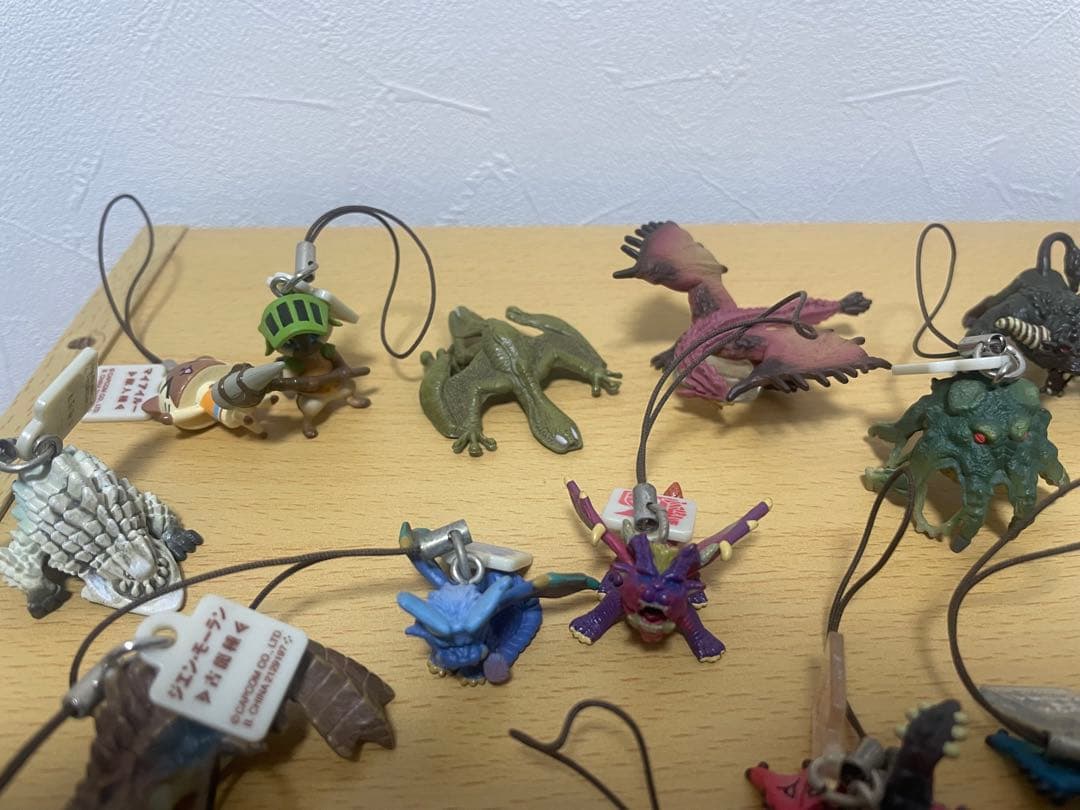 モンスターハンター　モンハン　モンスター図鑑　ストラップ　26体セット