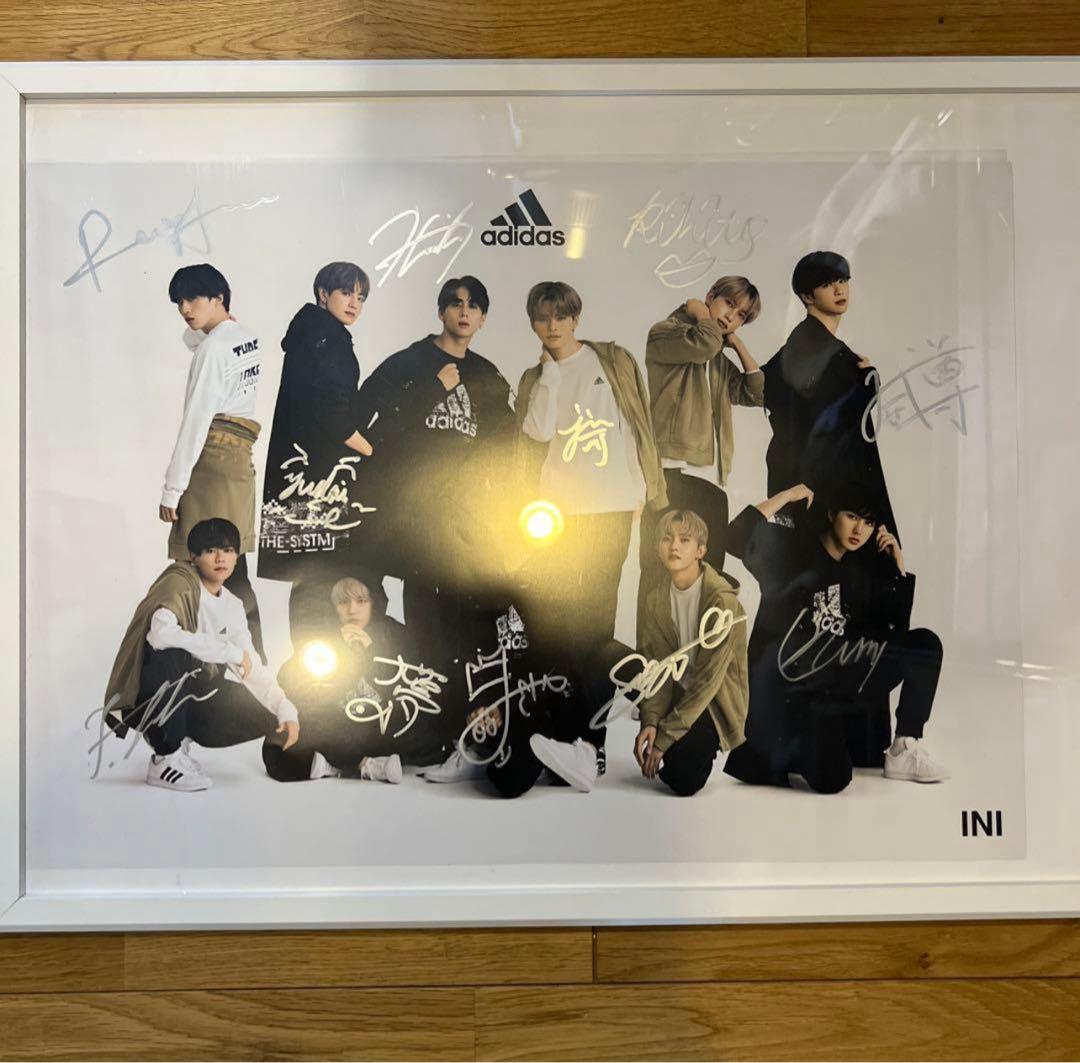 INI 直筆サイン入りポスター