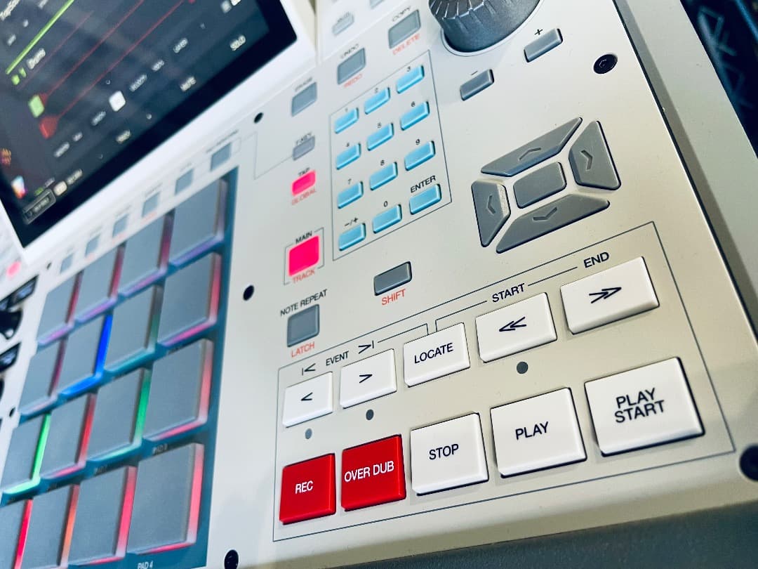 AKAI MPC X 純正カバー付 美品 売り切り 即発送!!