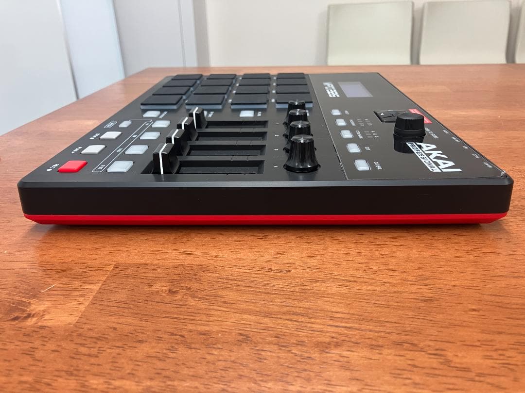 AKAI MPD226 ①