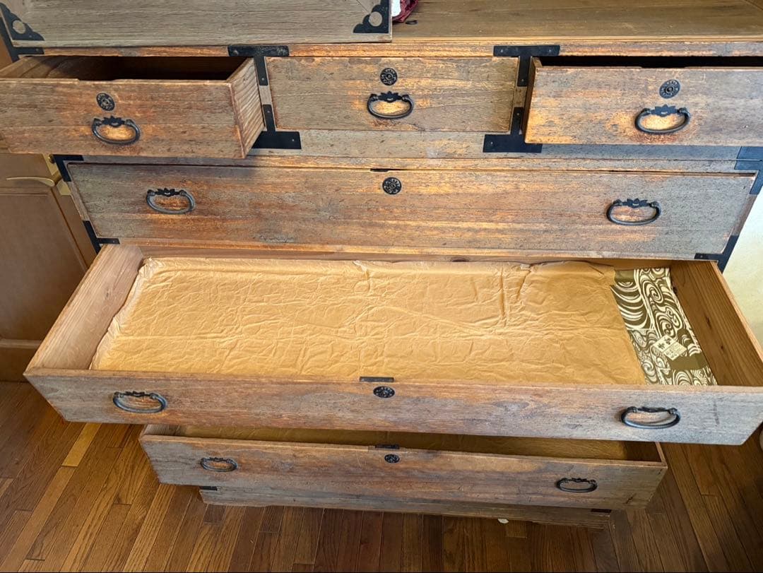 日本家具　衣装箪笥　巨匠作品　芸術美術　骨董　アンティーク　天然無垢？木工