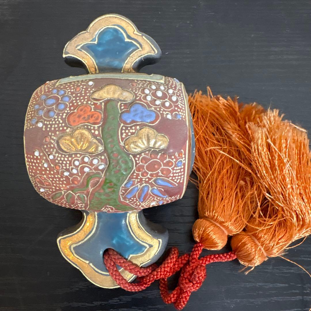 九谷焼 置物 根付風 小物 飾り 紐付き 在銘あり 和骨董 陶器 古美術