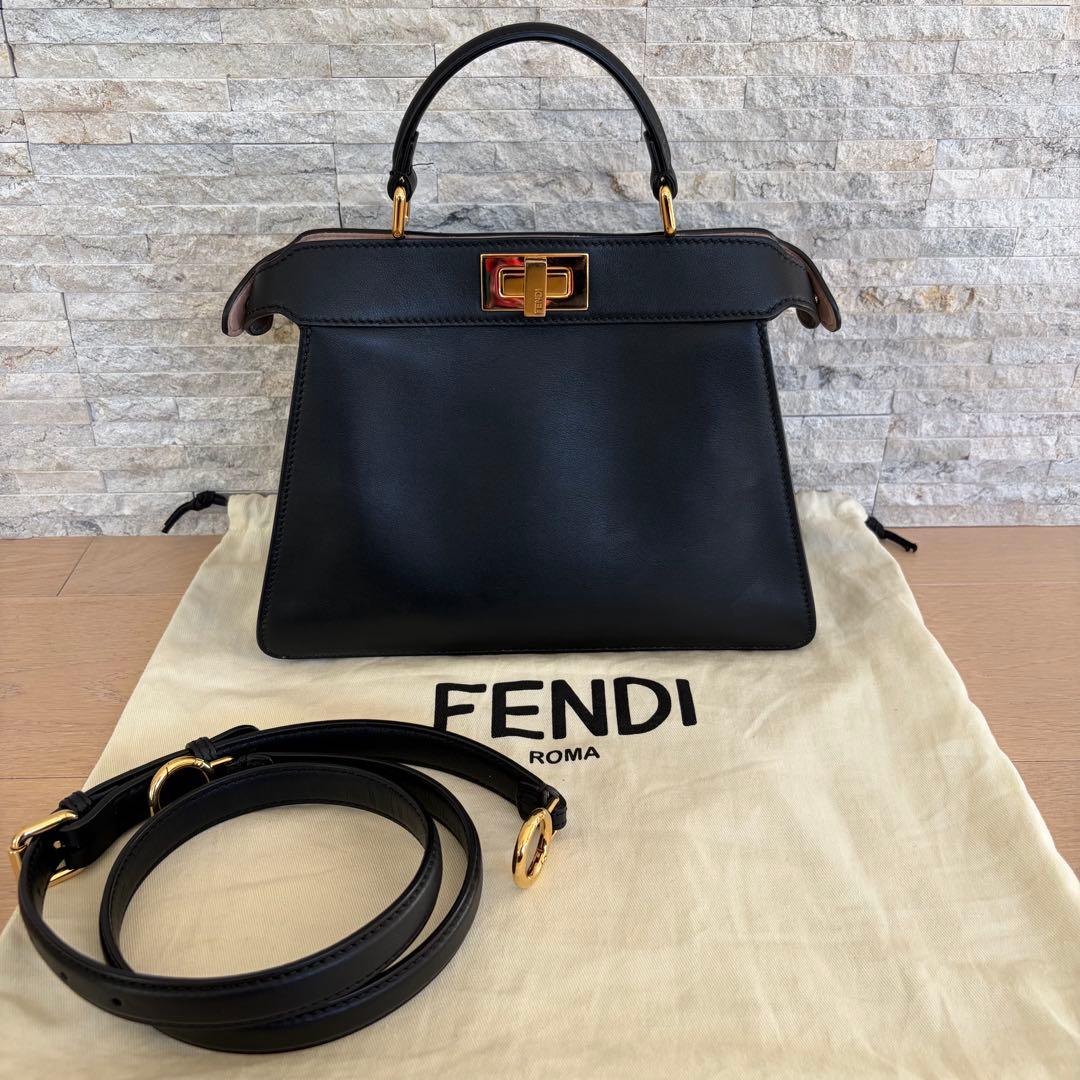 フェンディ　ピーカブー アイシーユー スモール　ブラック