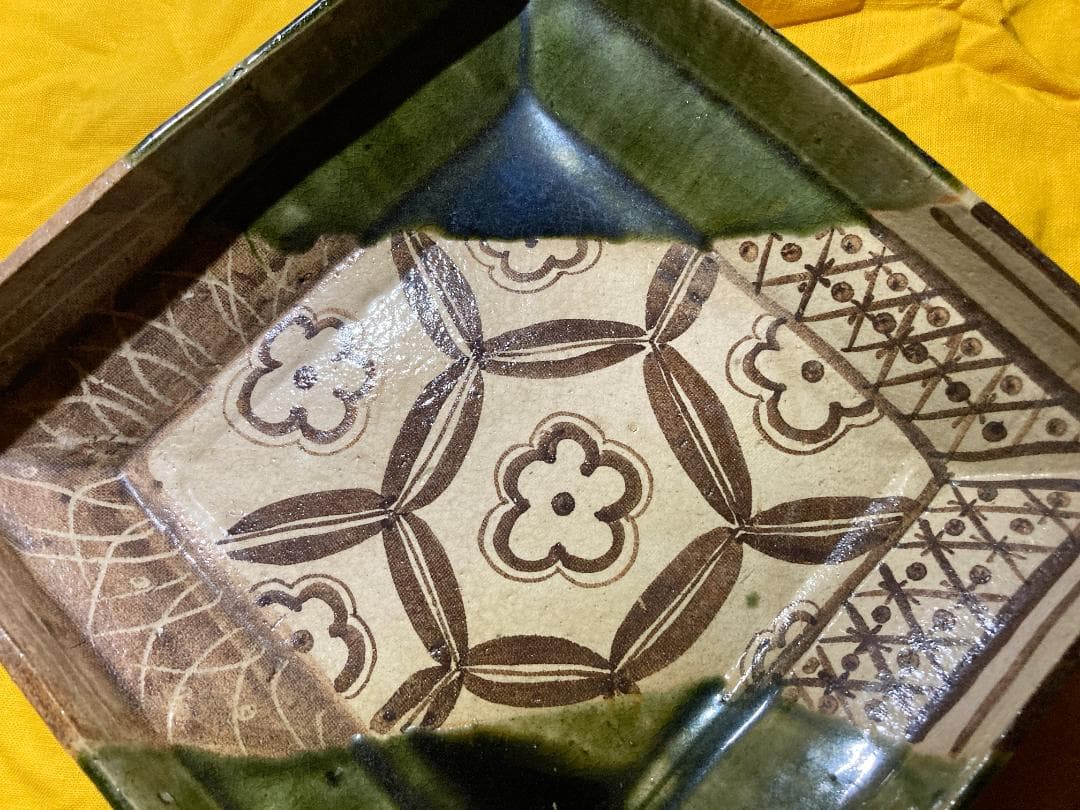 【値下げ】【真作保証】 瀧口喜兵爾 織部  四方鉢  共箱・共布