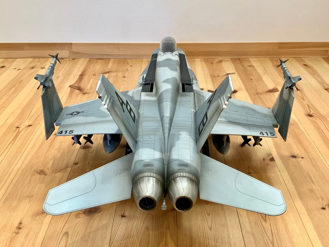 航空機・ヘリコプター bbi 1/18 F/A-18 HORNET