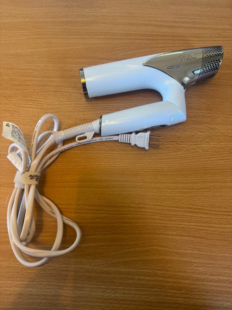 ももリファ　ビューテック ドライヤースマート　ホワイト