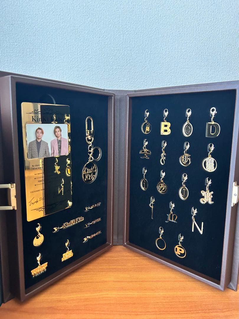 KinKi Kidsベストアルバム 39 Very much チャームセット