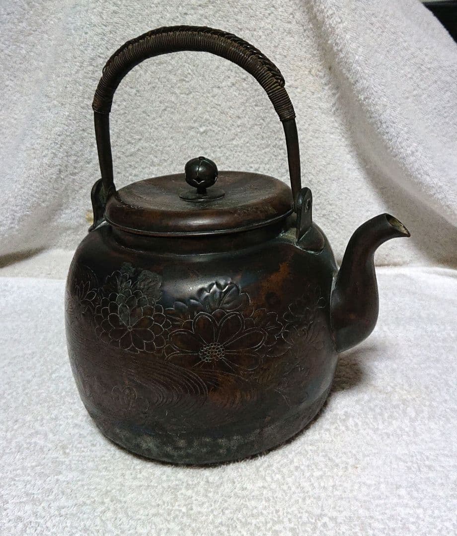 茶道具水次やかん 彫刻模様 A443