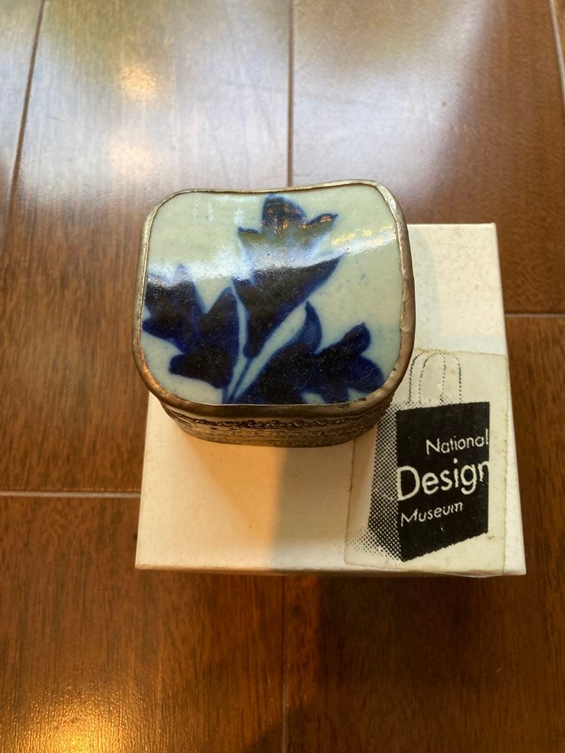 National Design museum 陶器　ボックス　小物入　青白　四角
