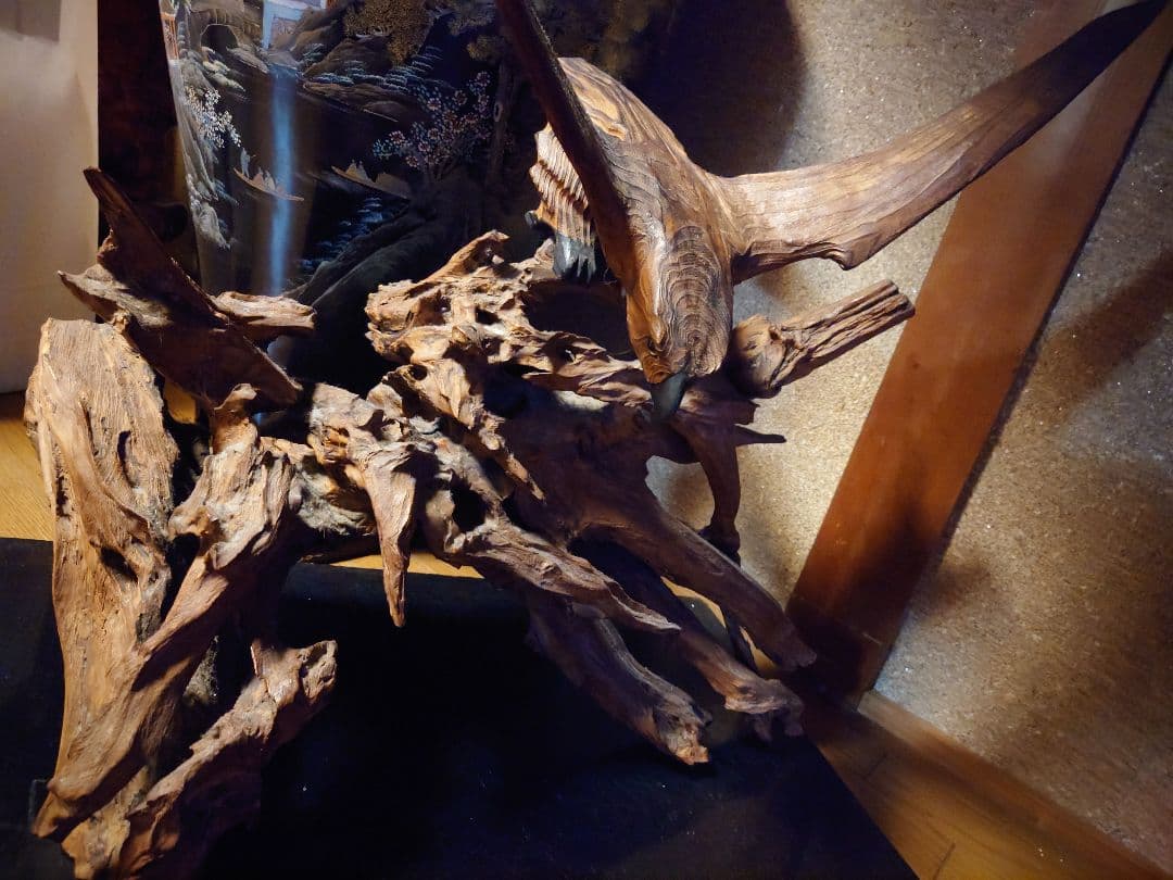 木製 飛ぶ鳥の彫刻 置物