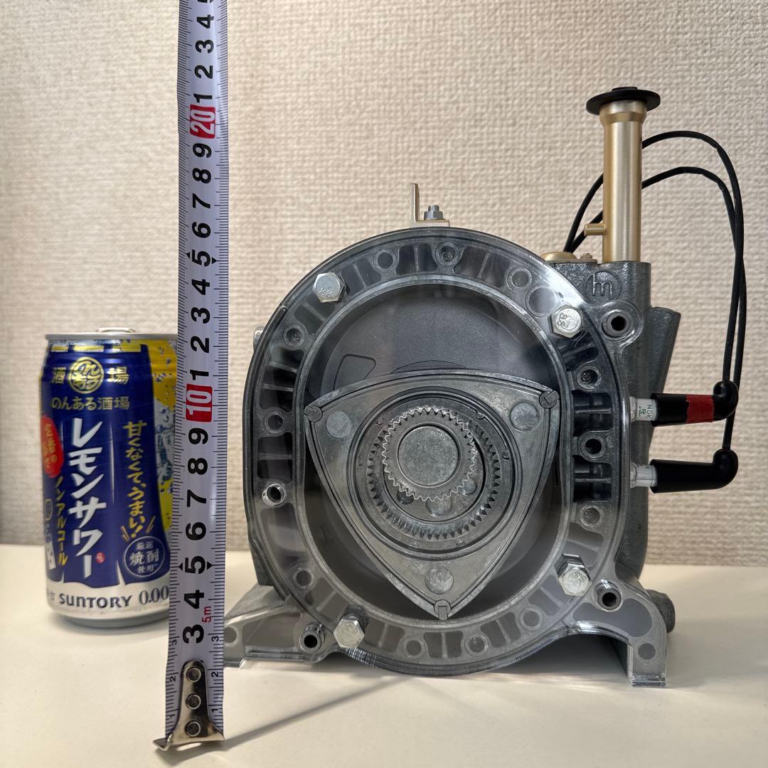 デアゴスティーニ マツダ コスモスポーツのロータリーエンジン 1/2 完成品