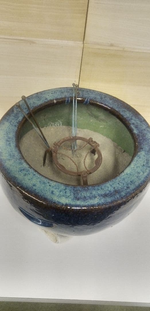 びばち　昭和レトロ　青緑陶器火鉢　夫婦火箸　五徳付き　葛明祥製　鼎泰昌