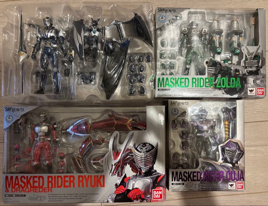 s.h.figuarts 仮面ライダー龍騎&ナイト&王蛇&ゾルダセット